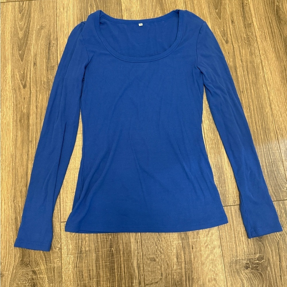 Amazon Women’s Royal Blue Ribbed Long Sleeve Shirt Size M